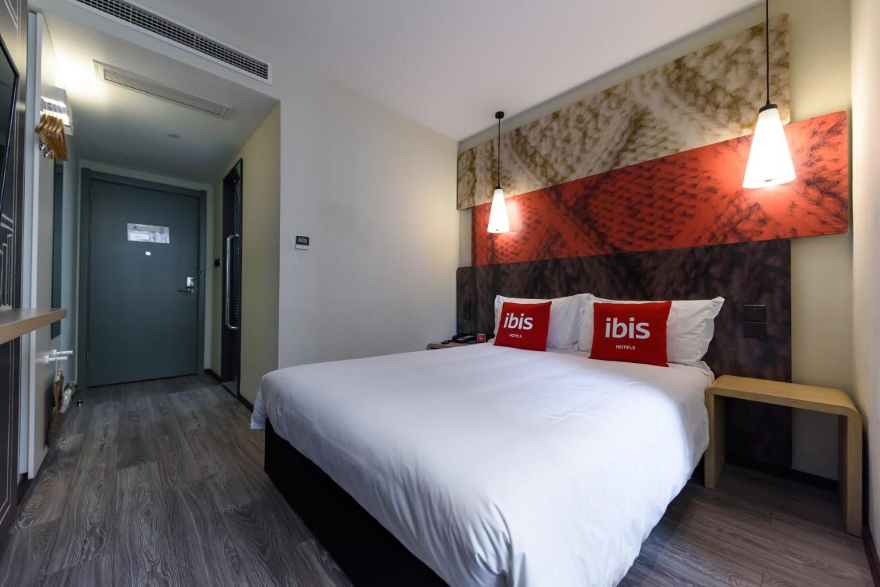 Ibis Shanghai Changshou Road Hotel Exterior photo