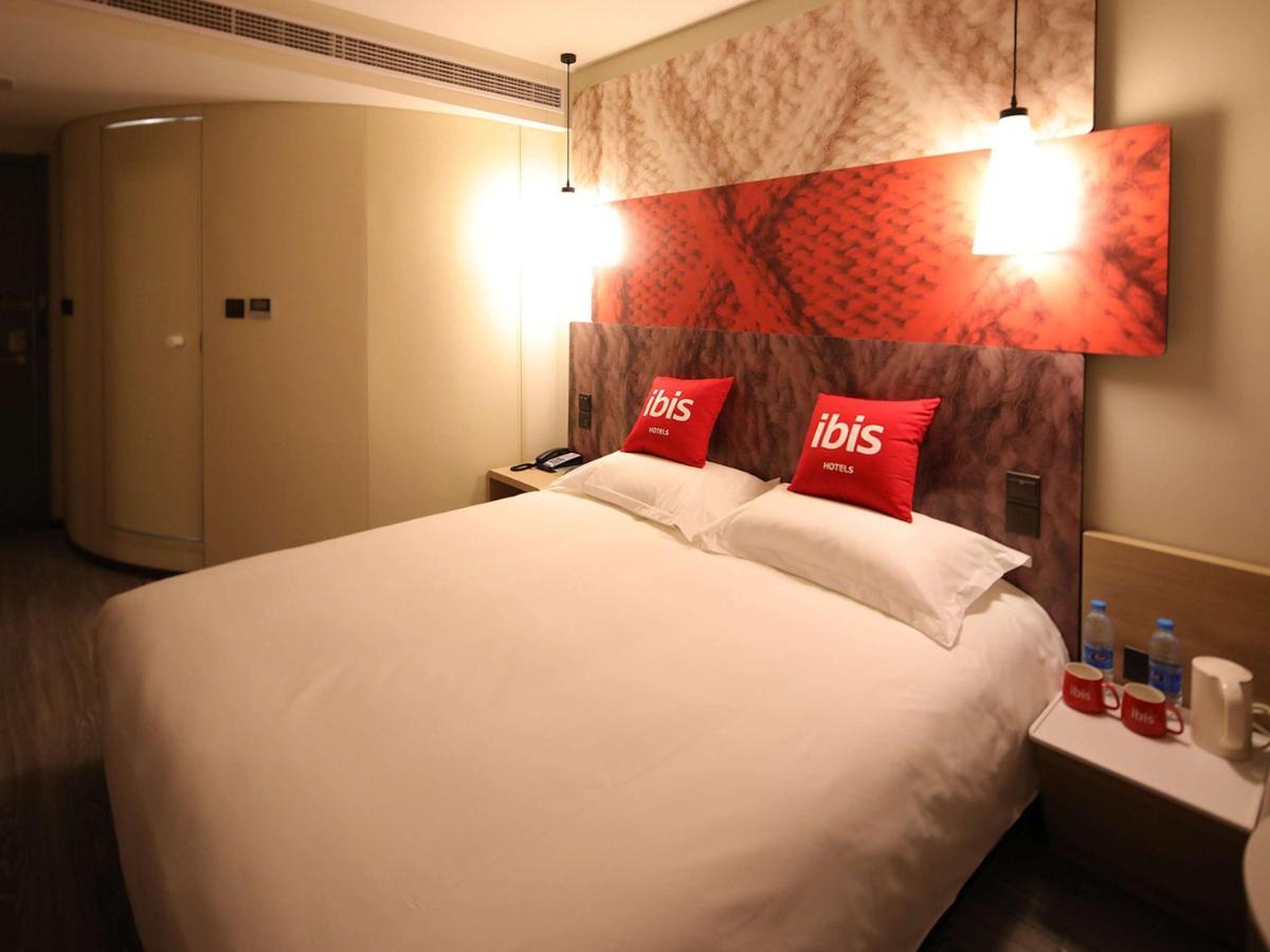 Ibis Shanghai Changshou Road Hotel Exterior photo